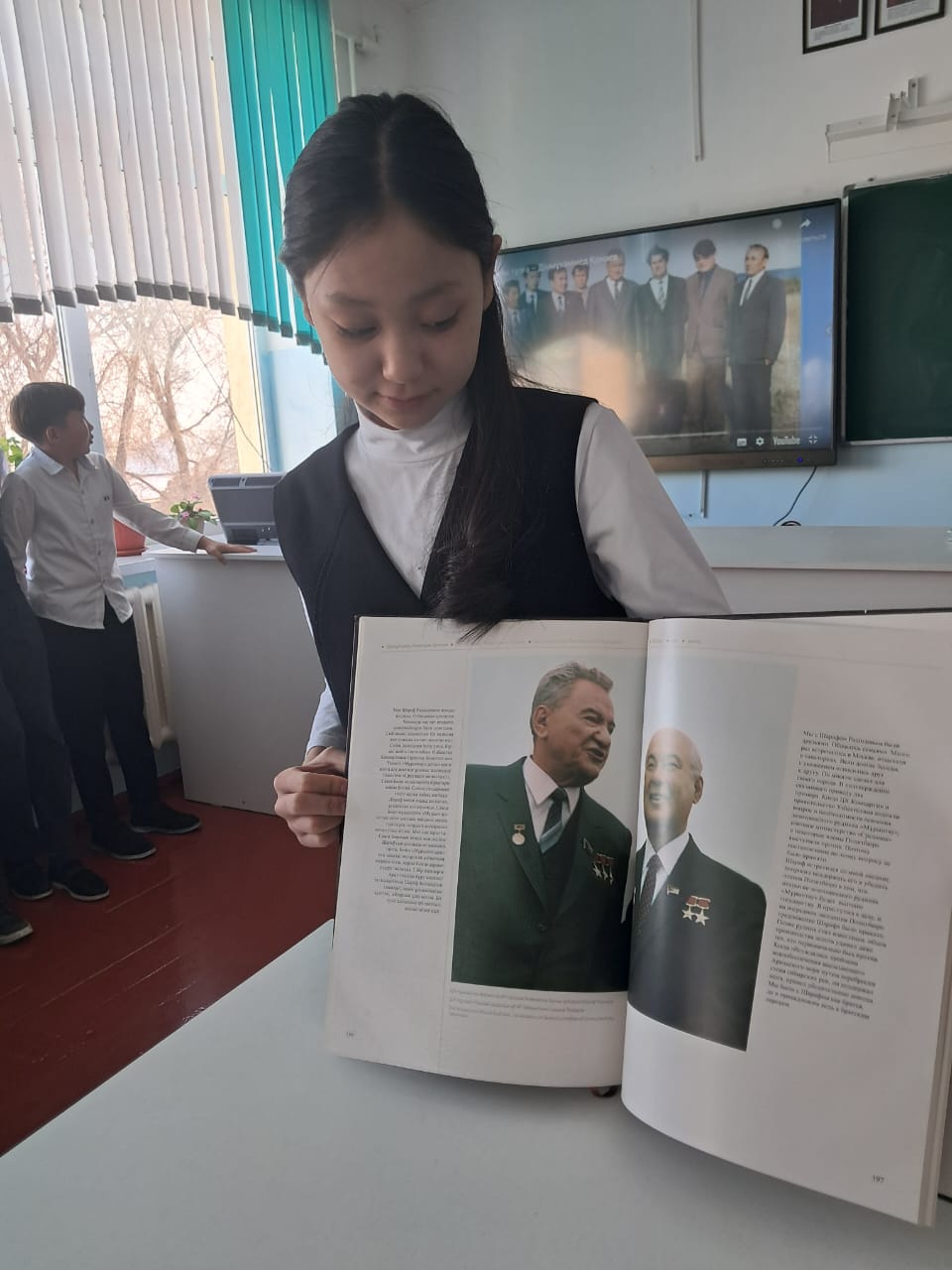 "Дінмұхамед Ахметұлы Қонаев -ұлтын сүйген ұлы тұлға" тақырыбында бірыңғай тәрбие сағаттары өткізілді.